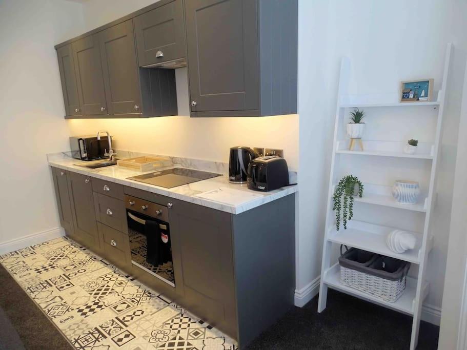 2 - Queens Court Apartment Scarborough